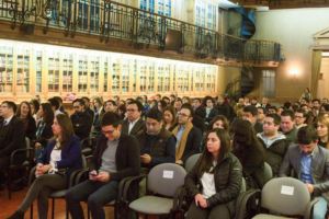 Clase Ejecutiva UC graduó a alumnos de Walmart de sus programas de diplomado online.