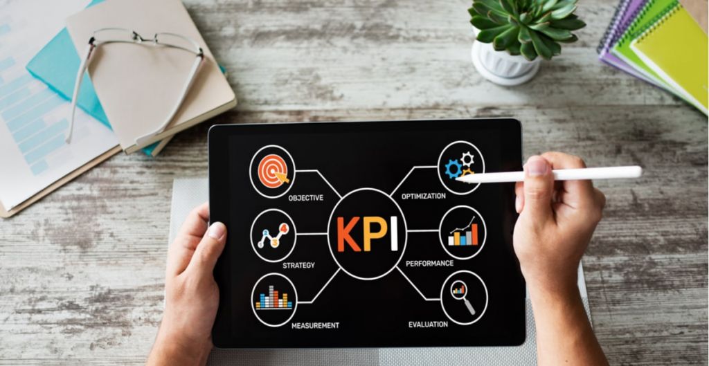 KPI, indicador clave, key performance indicator, estrategia, objetivo estratégico, KPIS, curso sobre control de gestión Clase Ejecutiva UC, diplomados UC online